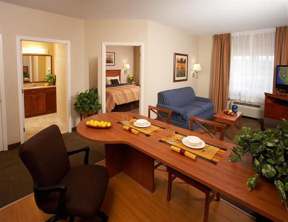 Candlewood Suites Kansas City Airport Habitación foto