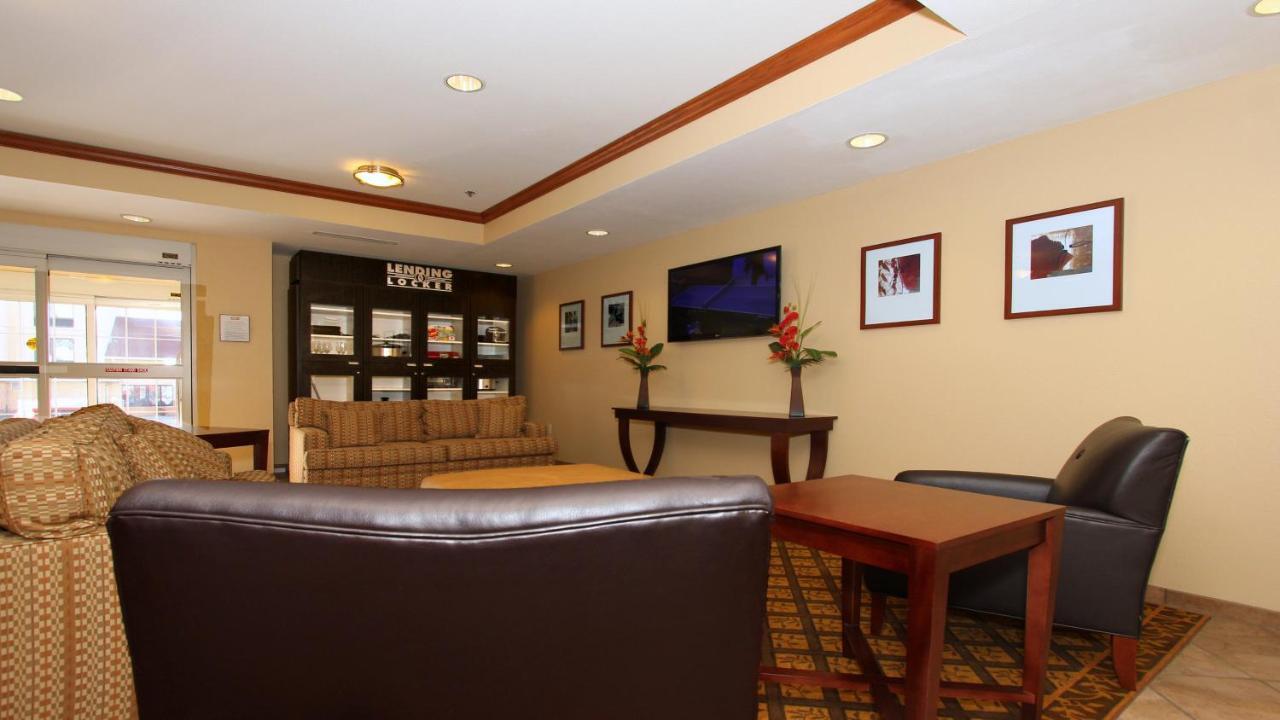 Candlewood Suites Kansas City Airport Exterior foto